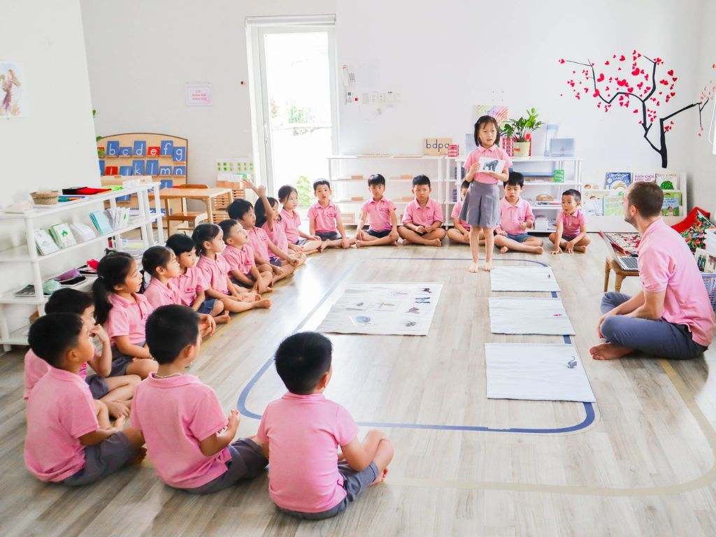 Mẫu thiết kế đơn giản nhưng không đơn điệu rất phù hợp cho trẻ mẫu giáo