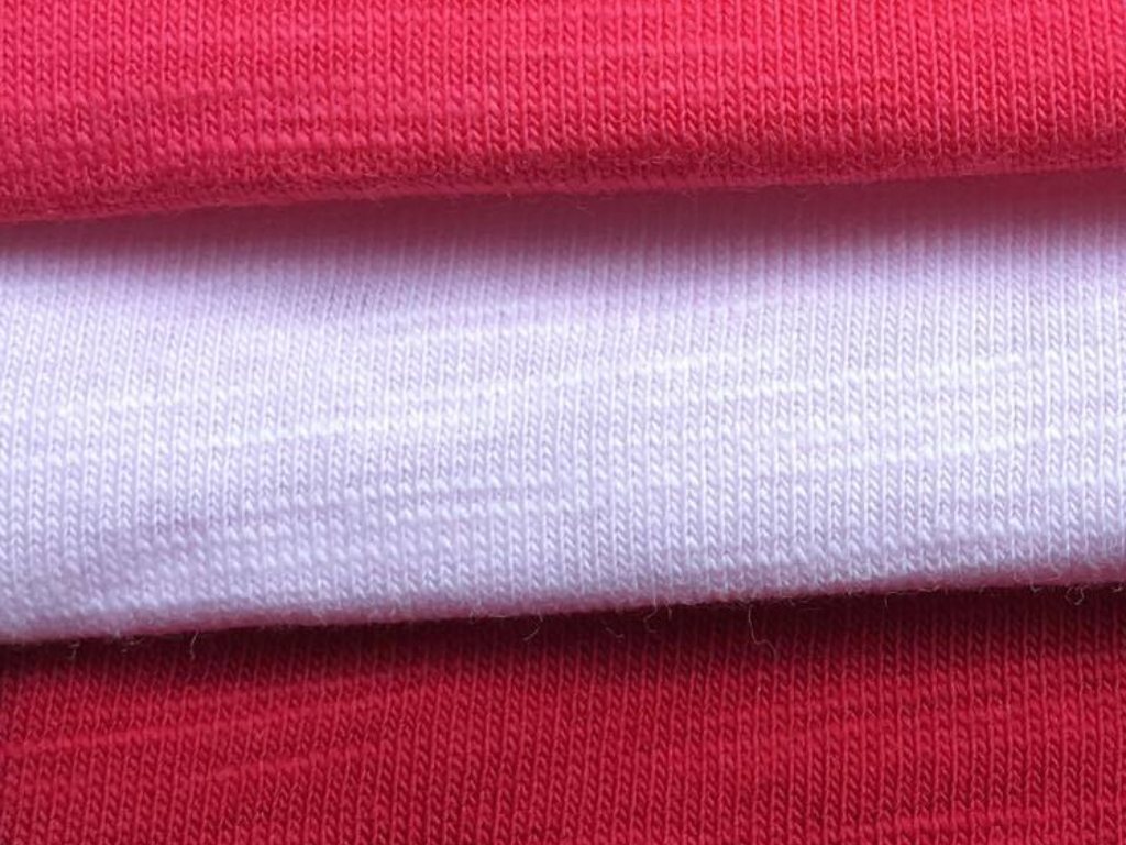 Vải cotton có đặc tính thấm hút mồ hôi khá tốt, thích hợp cho hoạt động ngoài trời