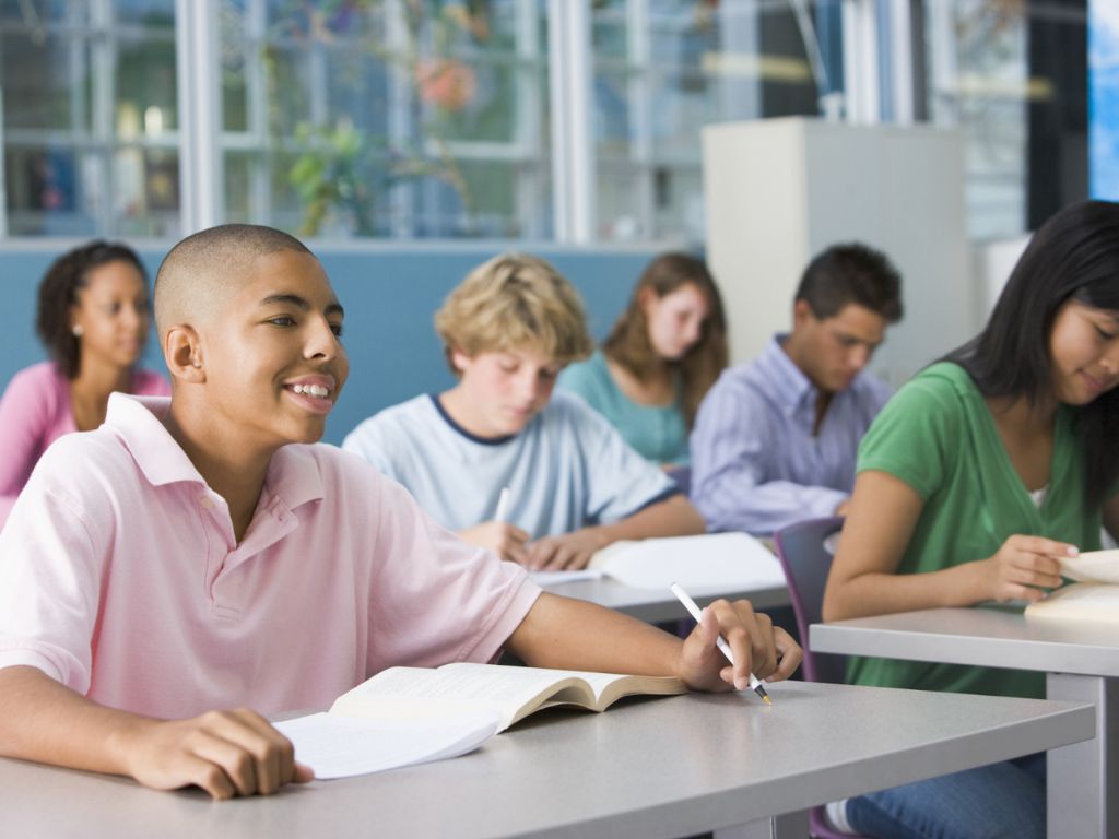 Không có một quy định về việc bắt buộc mặc đồng phục học sinh ở Canada