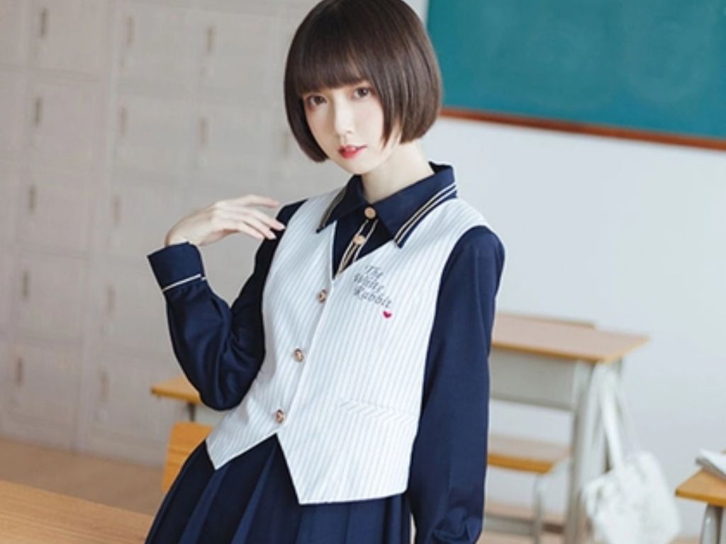 Mẫu Vest gile vải có hàng cúc thể hiện cảm giác thoải mái khi mặc