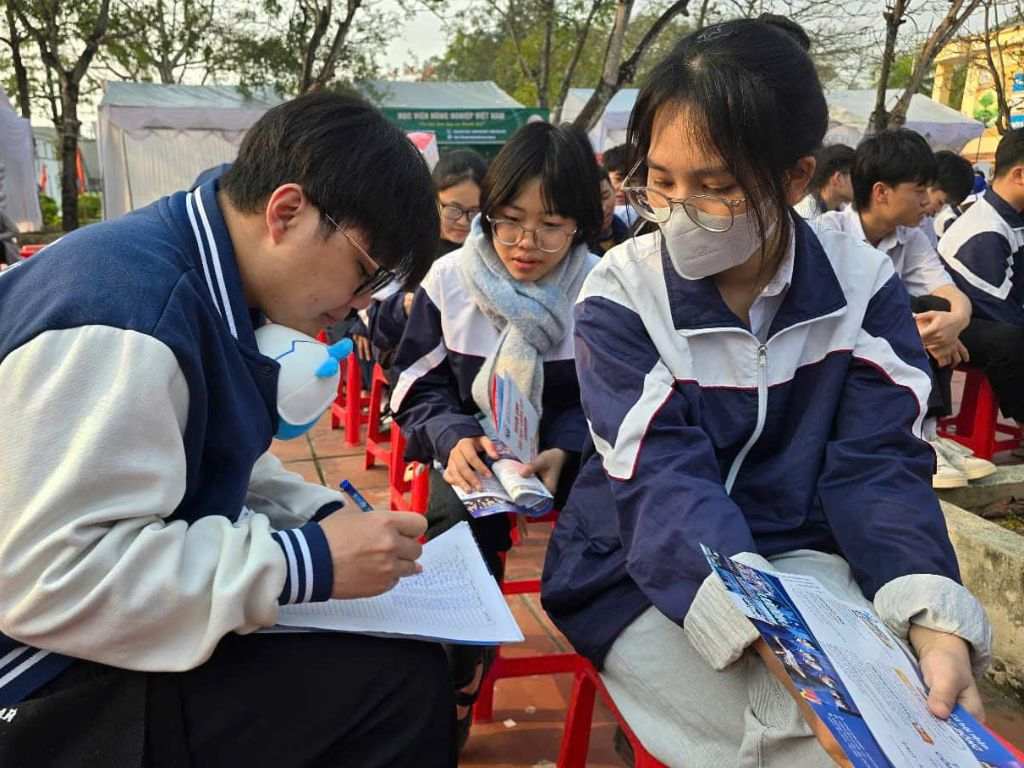 Thông tư 26 2009 về đồng phục học sinh yêu cầu tính thẩm mỹ và phù hợp