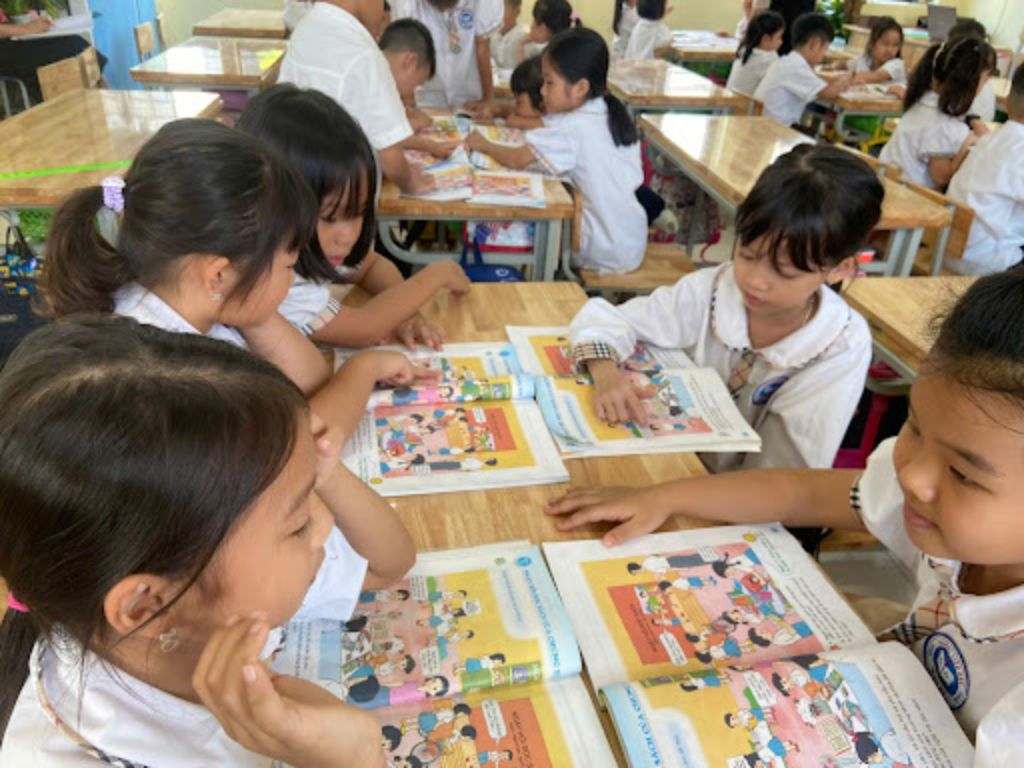 Một nơi bán đồng phục học sinh tiểu học tốt thể hiện qua sự thoải mái khi mặc