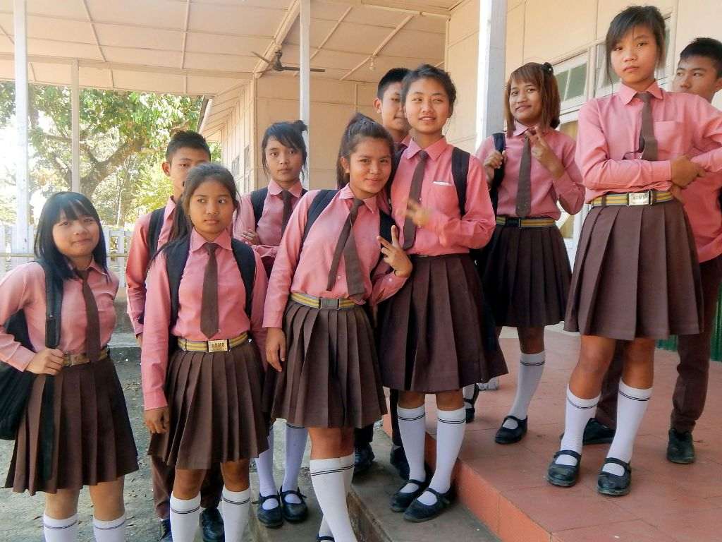 Đầm sơ mi mang lại sự chỉnh chu