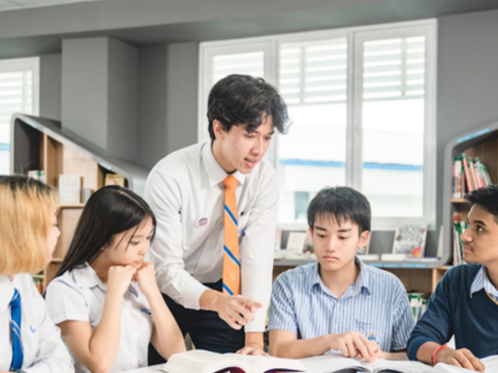 Phụ huynh có thể cân nhắc chọn size nhỉnh hơn một chút so với số đo hiện tại