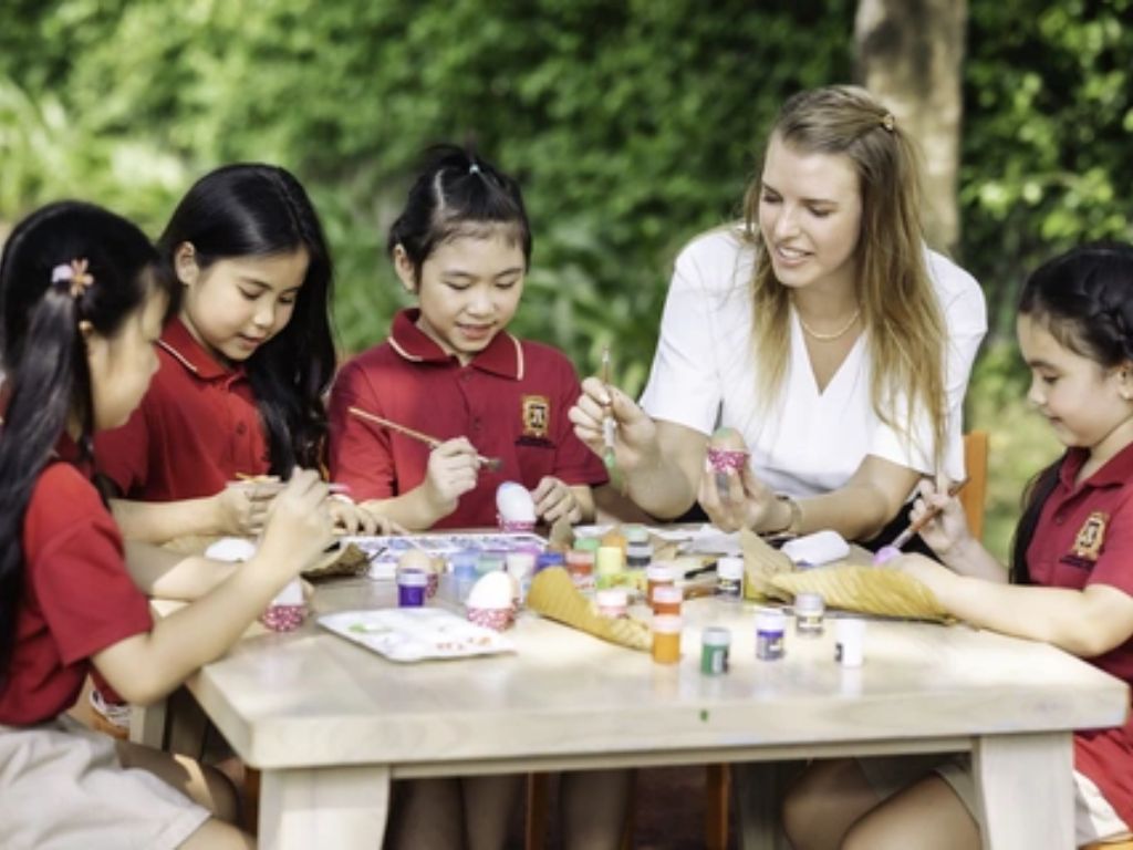 Chất liệu vải may đồng phục trường Quốc tế Việt Úc co giãn tốt