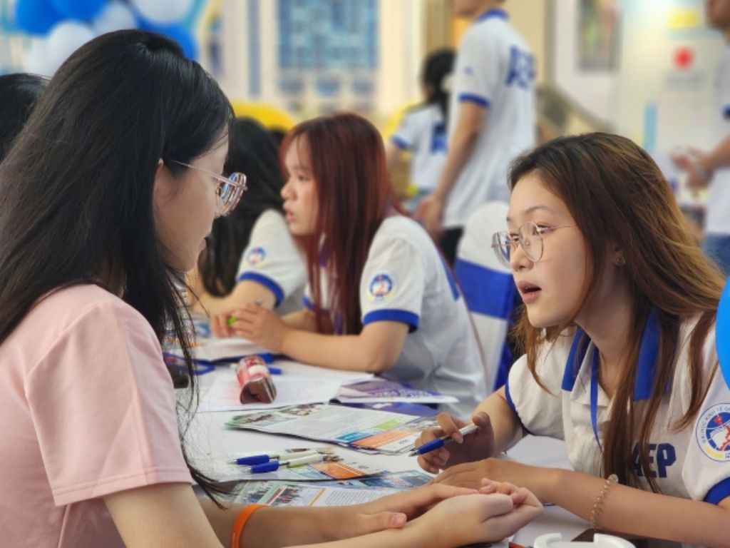 Trang phục phải luôn được giữ gìn sạch sẽ