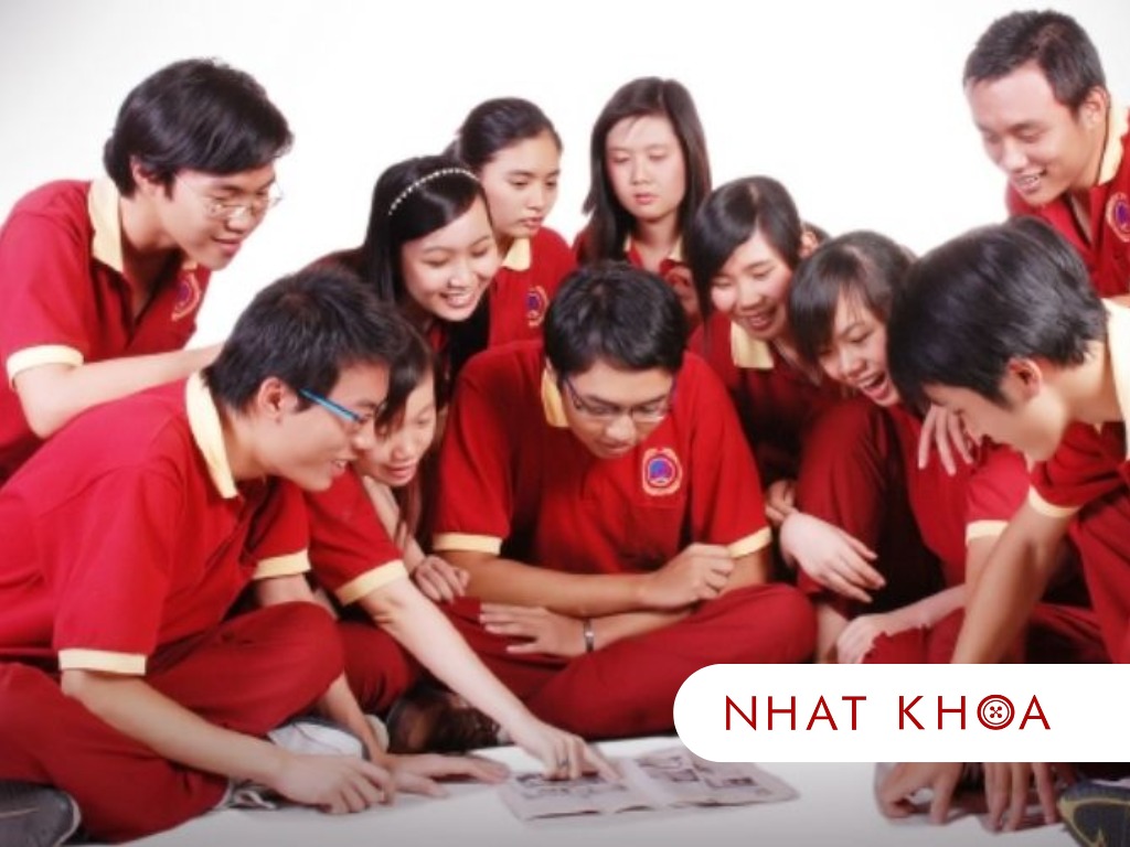Đồng Phục Trường Đại Học Quốc tế Sài Gòn: Thông Tin Chi Tiết