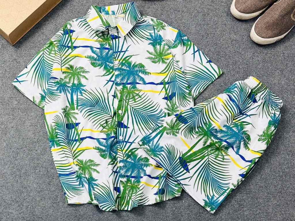 Áo nhóm đi biển họa tiết nhiệt đới mang đậm hơi thở mùa hè