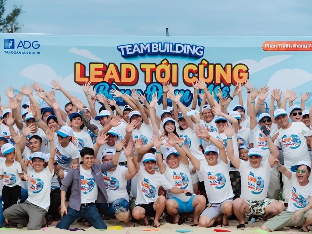 Bạn nên thiết kế một hình ảnh đặc trưng cho đồ tập thể đi biển