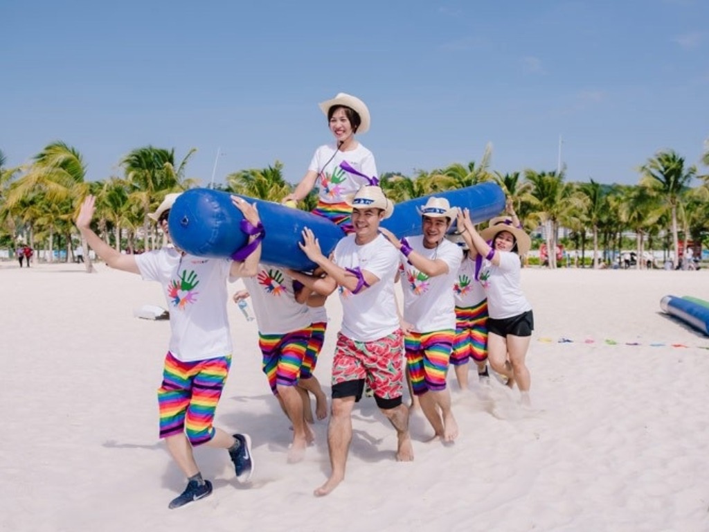 Bạn cần đảm bảo thiết kế áo nhóm đi biển được phần lớn thành viên yêu thích