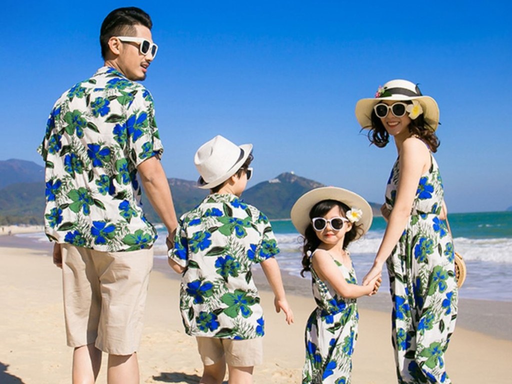 Đồ nhóm đi biển Concept "Trop al Paradise" rất phù hợp với không khí biển cả