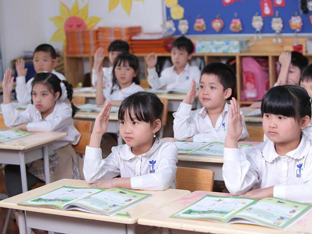 Thiết kế đồng phục cho trẻ cần phù hợp với thiết kế đơn giản