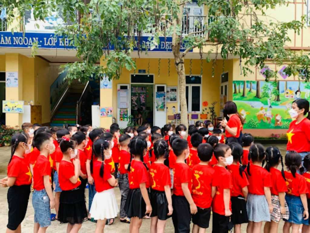 Bạn chọn mua đồng phục cho trẻ cần đúng kích cỡ và chất liệu thoải mái cho trẻ