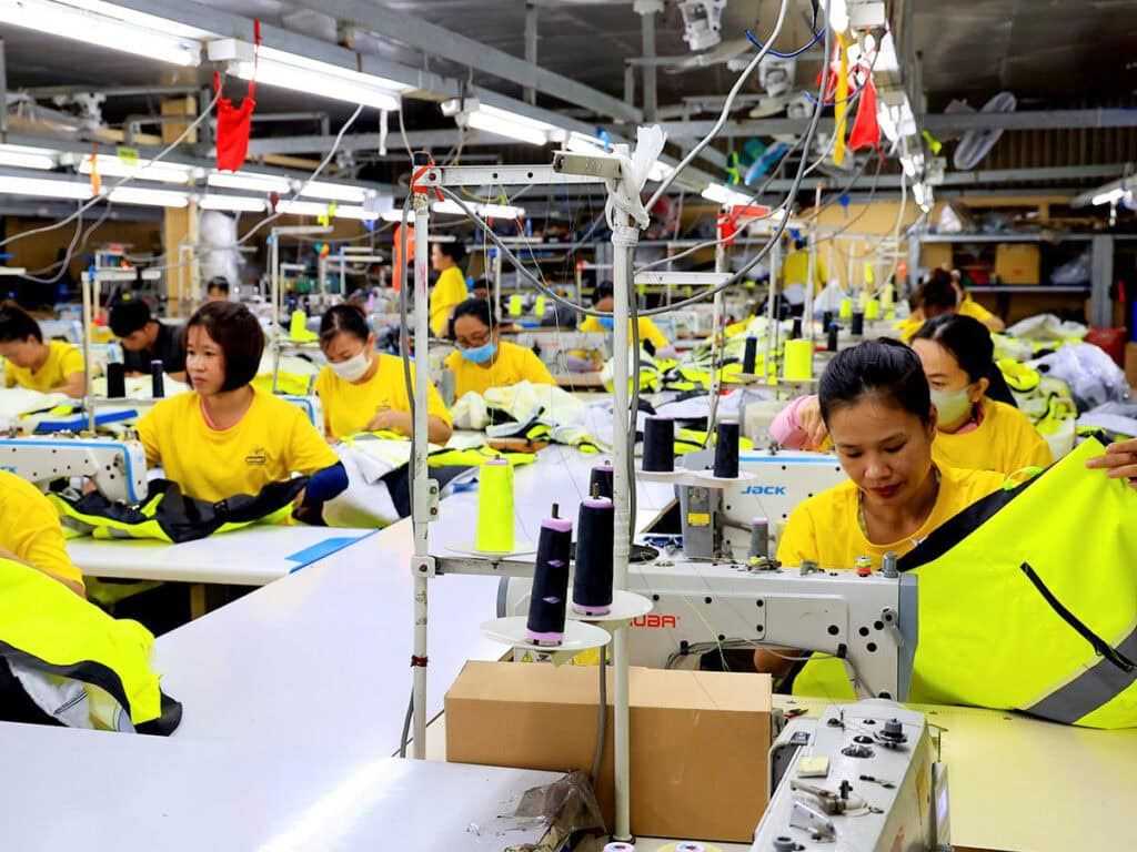 Đặt may tại xưởng để có giá tốt nhất