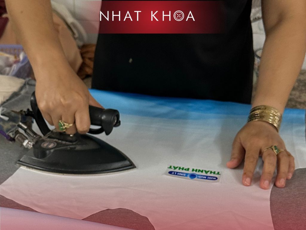 Nhất Khoa Uniform đặt chất lượng lên hàng đầu, tỉ mỉ trong từng công đoạn