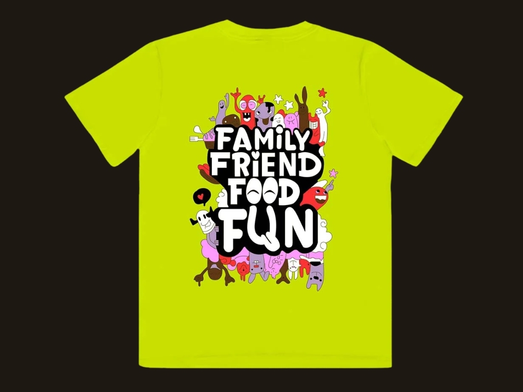 Áo nhóm in hình vẽ doodle art thể hiện sự ngẫu hứng, sáng tạo