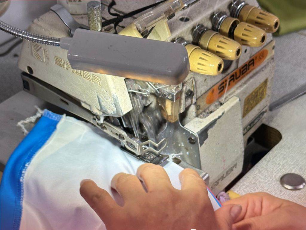 Sản phẩm của Nhất Khoa được sản xuất tỉ mỉ trong từng đường may