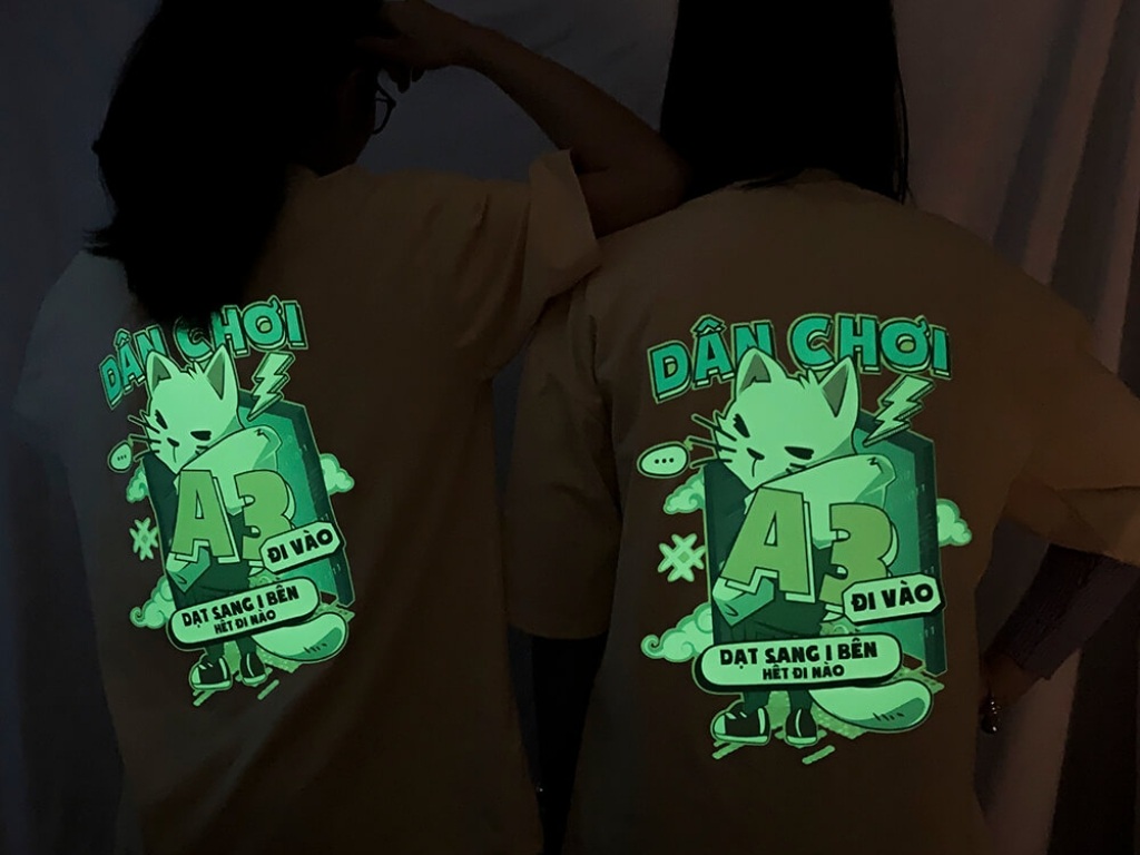 Bạn có thể nâng tầm sự độc đáo cho áo lớp bằng cách kết hợp kỹ thuật in phản quang