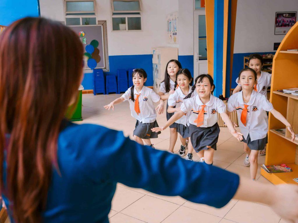 Ưu điểm lớn nhất của áo sơ mi là tính lịch sự và chỉn