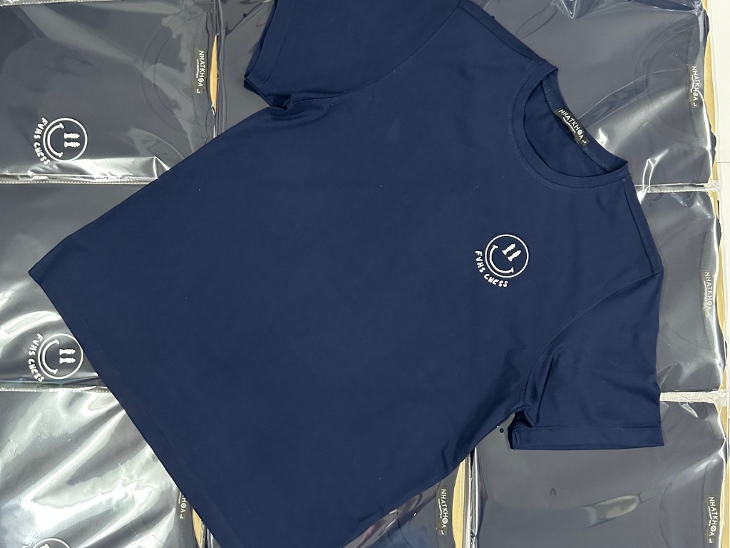 Khi tìm đơn vị in áo số lượng ít bạn nên đơn giản hóa thiết kế nếu có thể