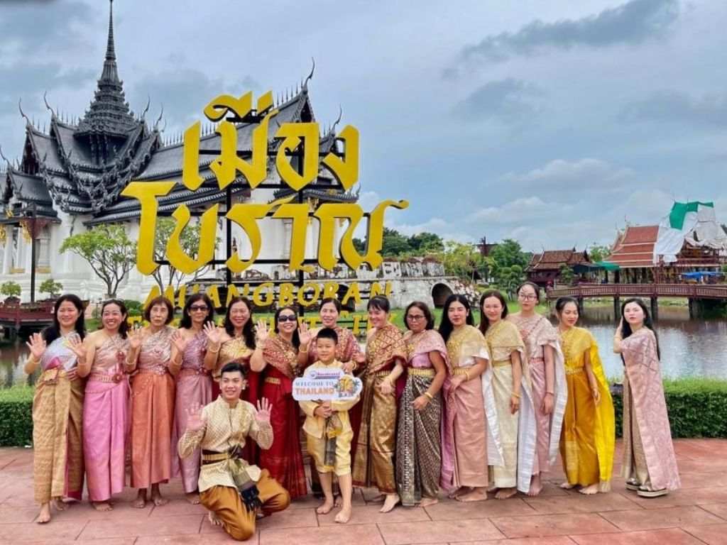 Bạn nên chuẩn bị những trang phục truyền thống để đi tour Thái Lan 30/4