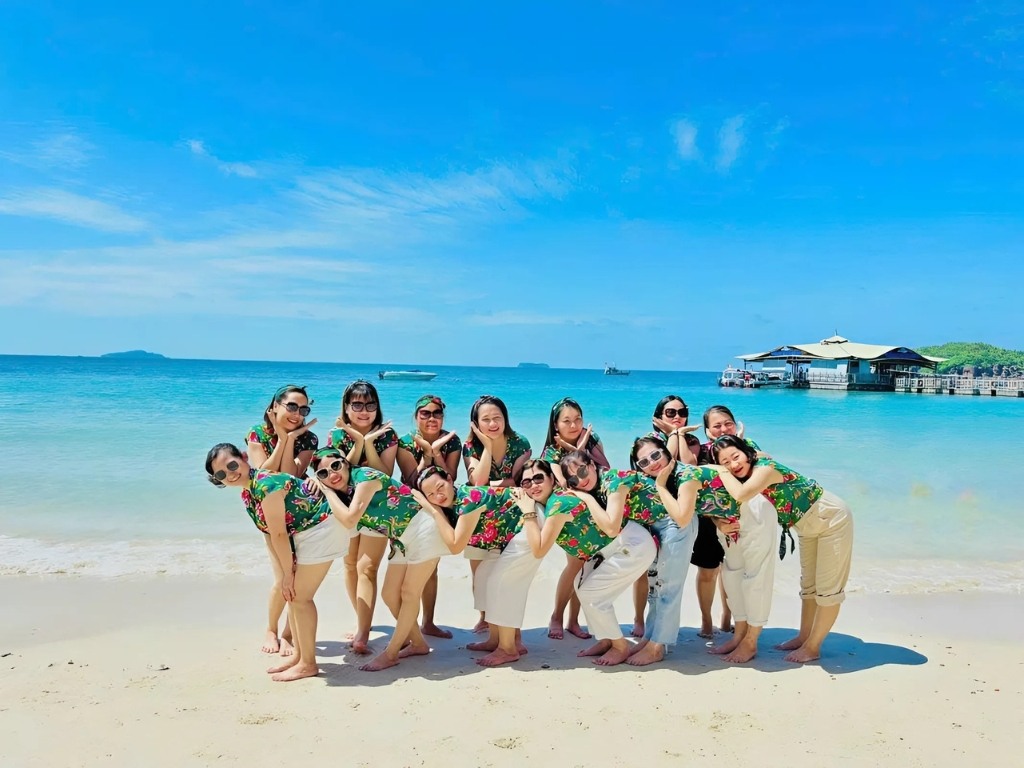 Với thời tiết nắng nóng thì biển là điểm đến tuyệt vời cho câu hỏi 30 4 đi chơi đâu