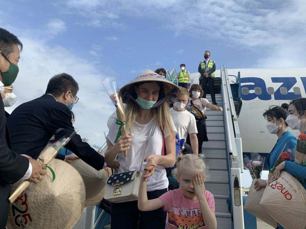 Bạn nên kiểm tra trang phục, hành lý kỹ trước khi rời máy bay