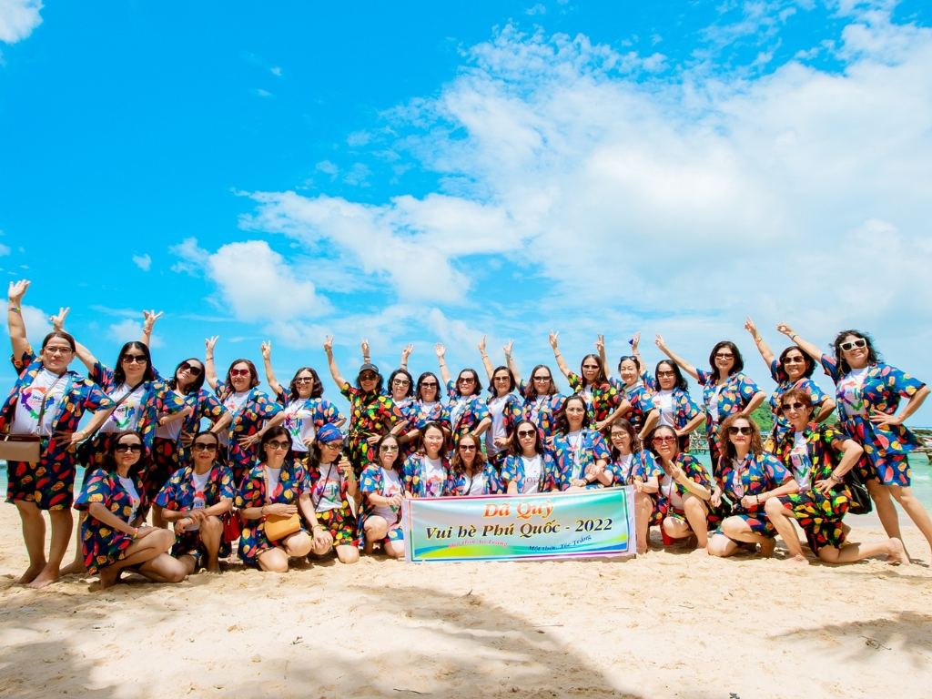 Áo nhóm cho tour phú quốc giá rẻ 30 4 giúp gắn kết mọi người trong tập thể