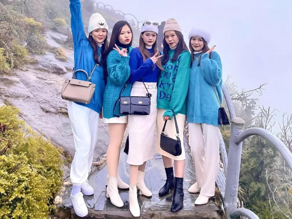 Trang phục cho chuyến du lịch sapa dịp 30 4 cần thoải mái, giữ ấm tốt và tiện lợi