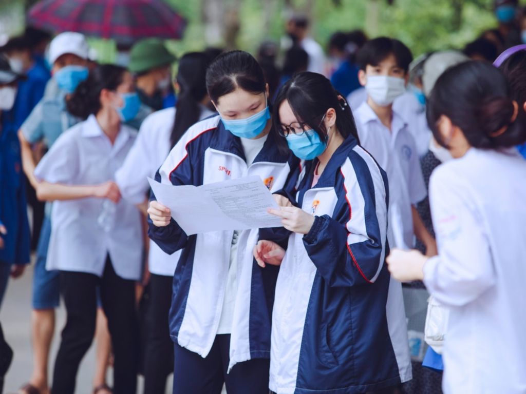 Kiểu dáng đồng phục cần thể hiện sự nghiêm túc, phù hợp với môi trường học đường
