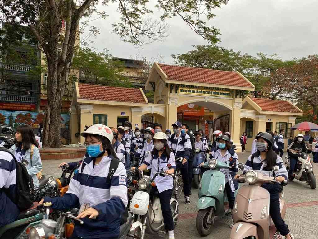 Bạn cần chọn kích cỡ áo đồng phục phù hợp cho trẻ