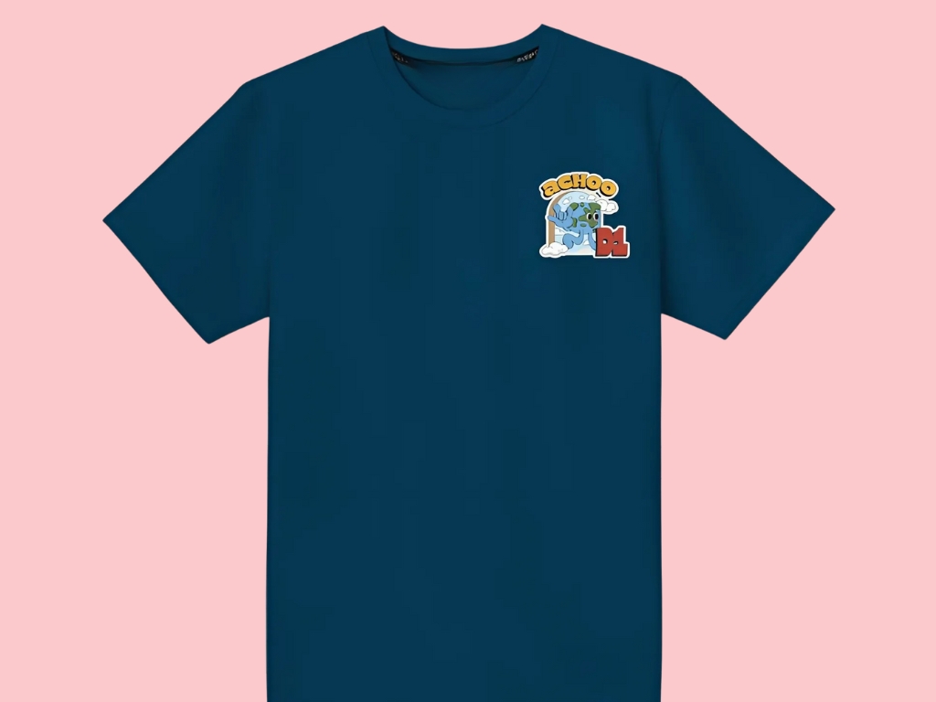 Mẫu áo đồng phục lớp 5 in biểu tượng giúp tạo dựng bản sắc riêng biệt của lớp