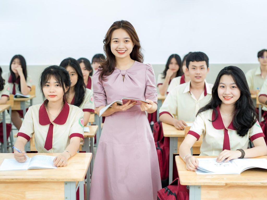 Bạn cần chọn kích thước vừa vặn cho trẻ thoải mái học tập