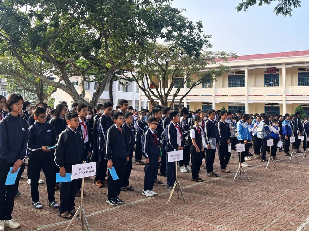 Bạn cần chọn loại vải có khả năng thấm hút mồ hôi tốt cho trẻ
