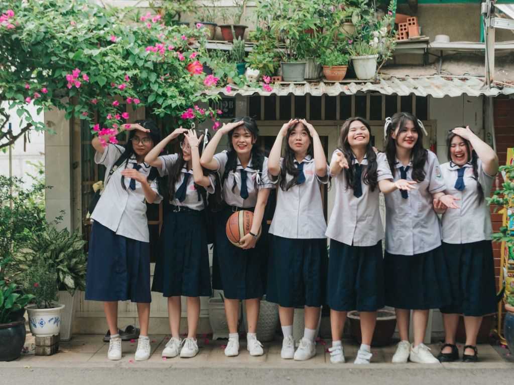 Bạn nên đặt số lượng lớn để được báo giá đồng phục học sinh cấp 2 tốt