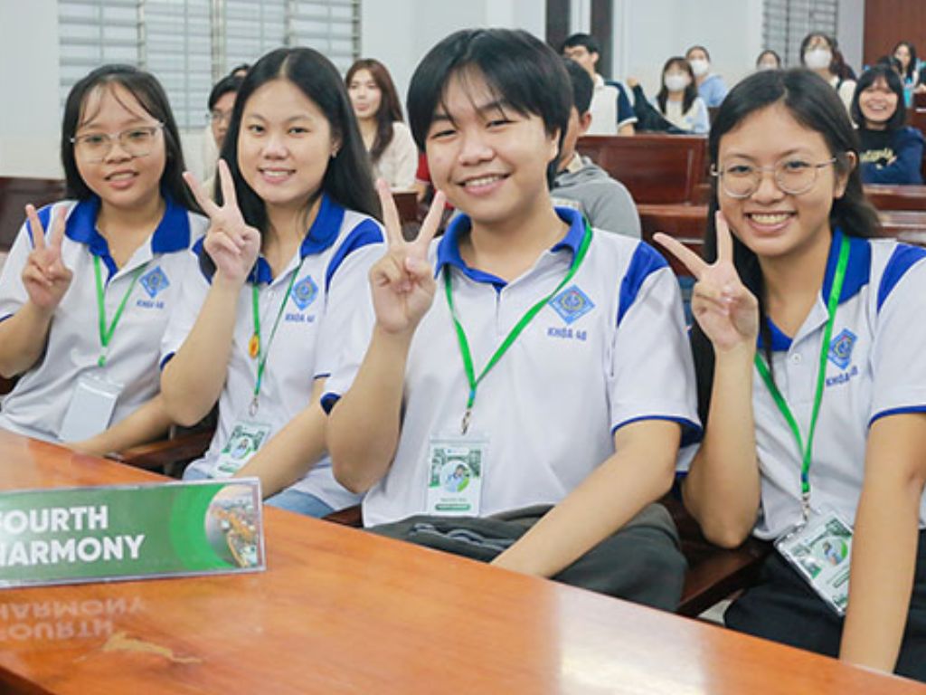Chúng ta cần xem xét nhiều yếu tố khi đánh giá đồng phục trường nào đẹp nhất TPHCM
