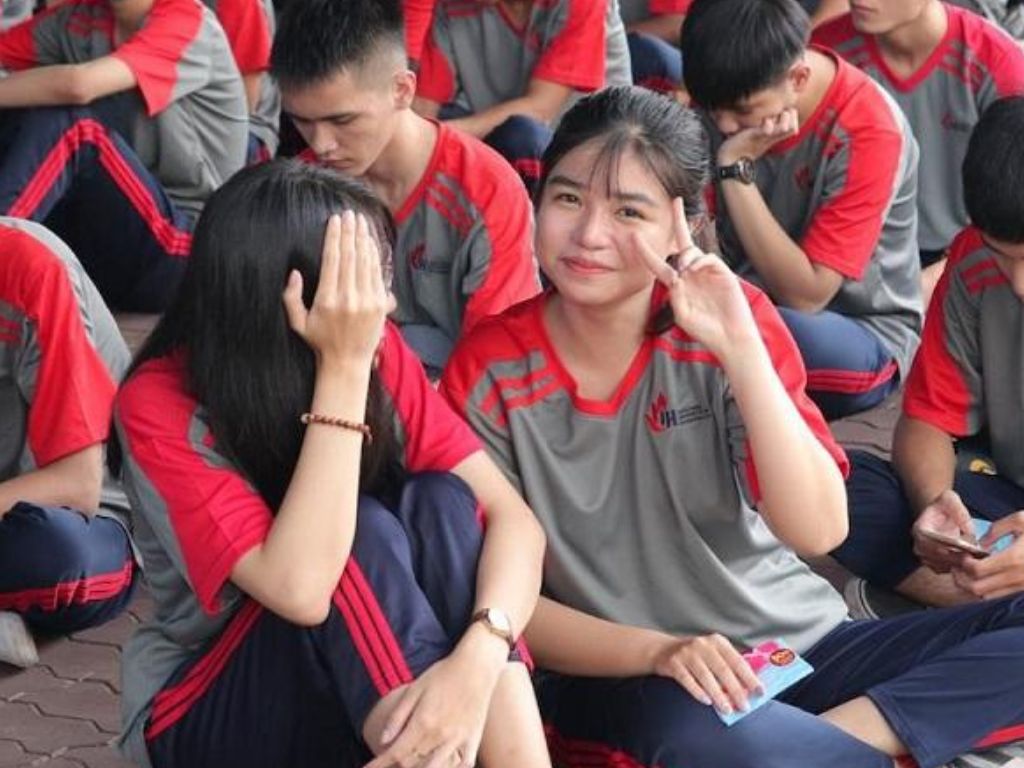 Chất liệu vải may đồng phục thể thao luôn được ưu tiên hàng đầu về sự thoải mái