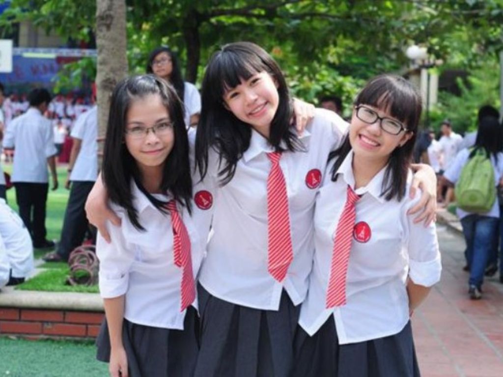 Thiết kế đồng phục các trường đại học ở Hà Nội có xu hướng cập nhật