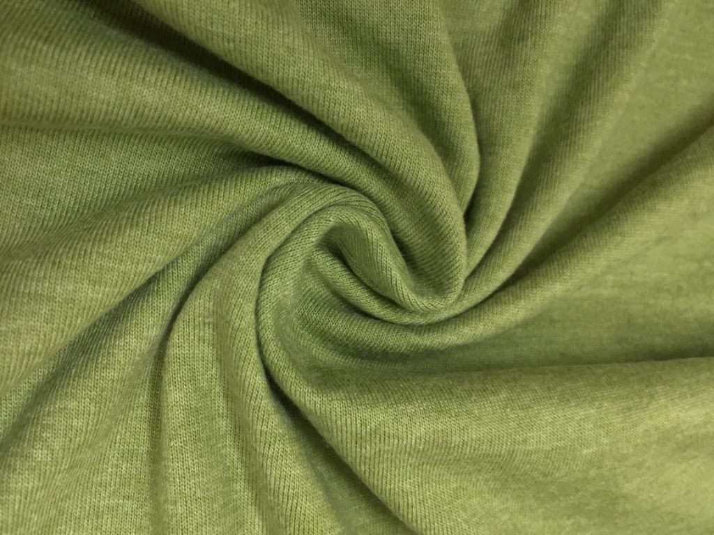 Vải CVC khá mềm mại và khả năng thấm hút ổn