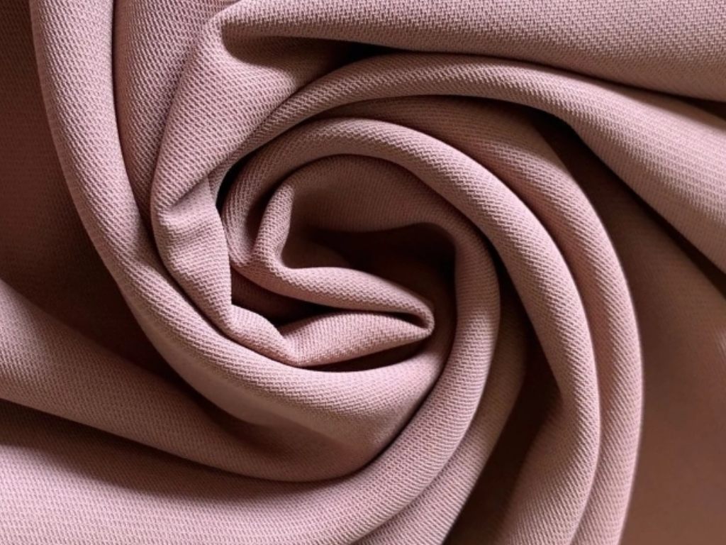 Vải cotton poly là loại vải được tạo ra từ sự kết hợp giữa sợi cotton và sợi polyester