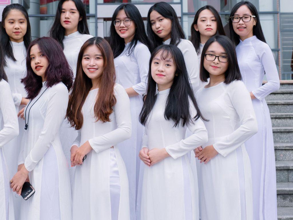 Bạn nên tìm nơi bán đồng phục học sinh cấp 3 theo quy định trường