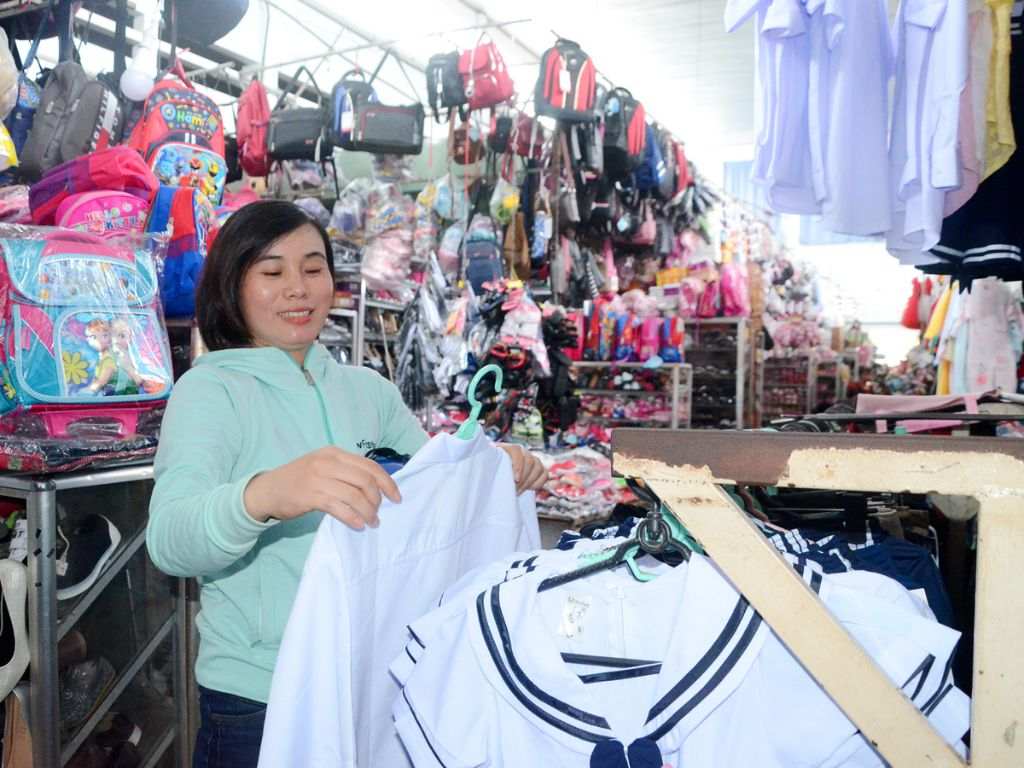 Nơi bán đồng phục học sinh cấp 3 có thể là các cửa hàng đồng phục
