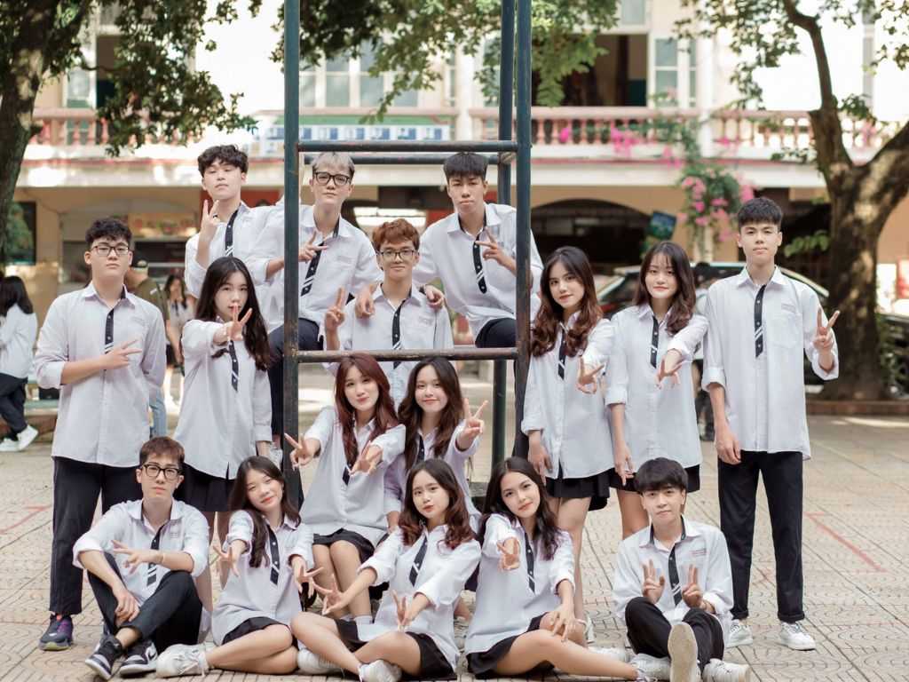 Bạn nên đảm bảo thiết kế đồng phục học sinh cấp 3 Việt Nam đúng quy định của trường