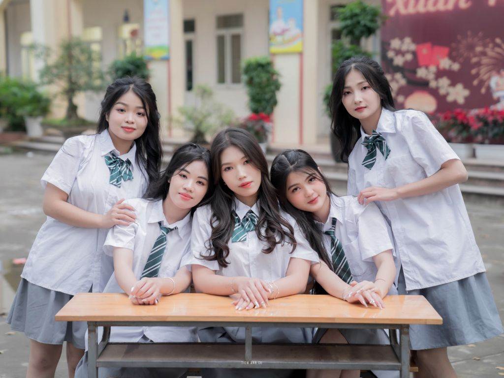 Bạn nên ưu tiên thiết kế đơn giản cho đồng phục học sinh cấp 3 Việt Nam