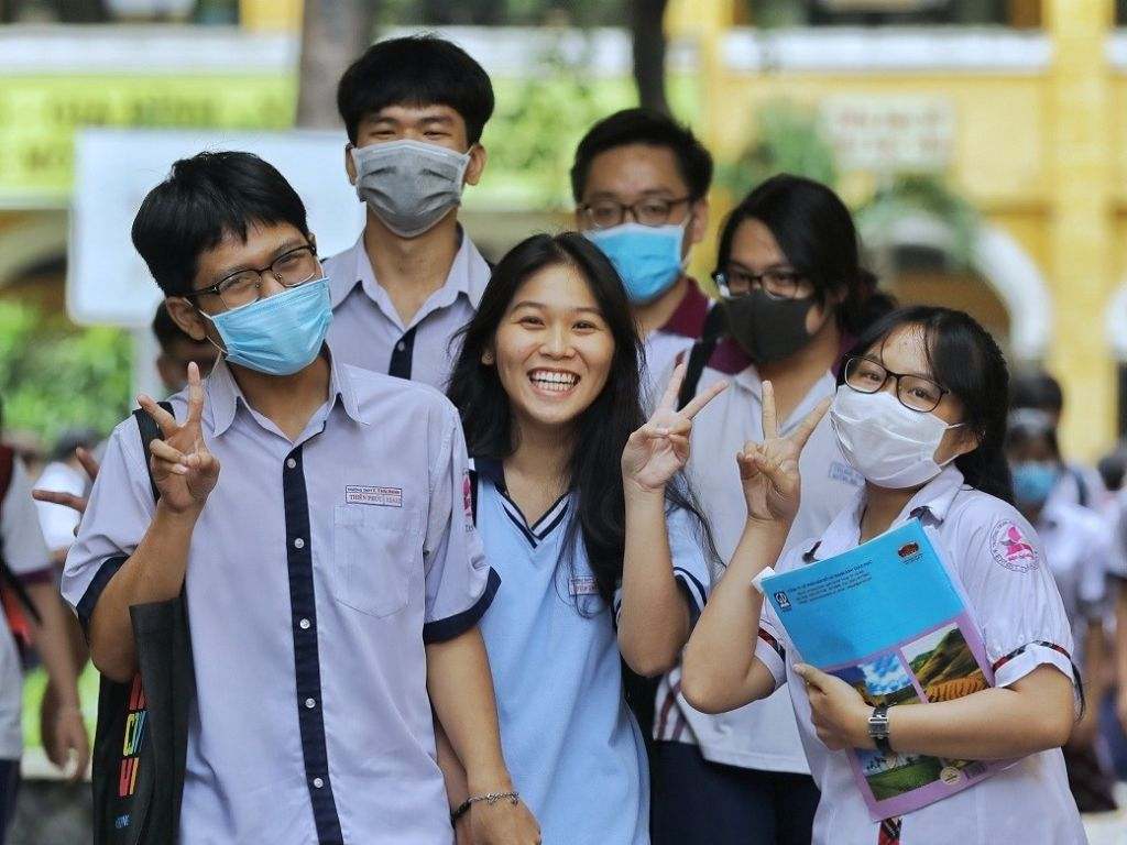 Đồng phục học sinh Việt Nam cấp 3 cần thiết kế đơn giản để trẻ thoải mái hoạt động