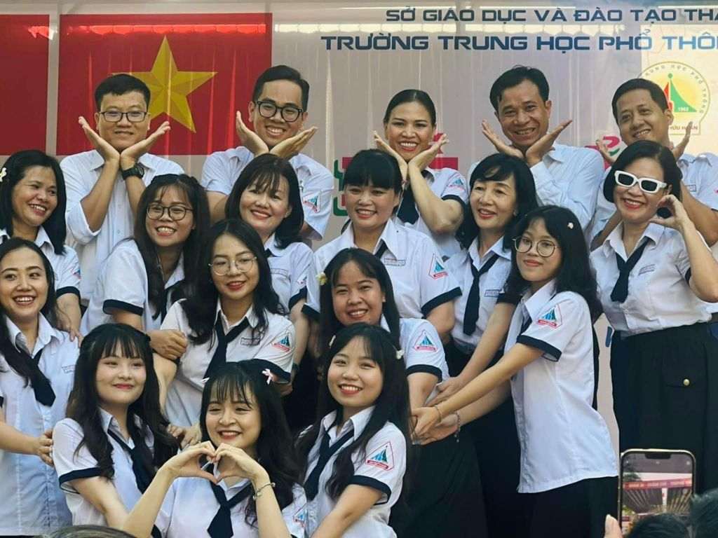 Bạn cần chọn đồng phục vừa vặn để trẻ thoải mái hoạt động