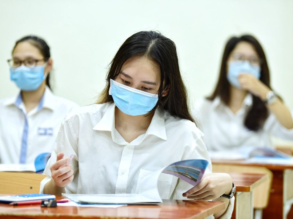 Bạn nên chọn áo sơ mi có thiết kế đơn giản