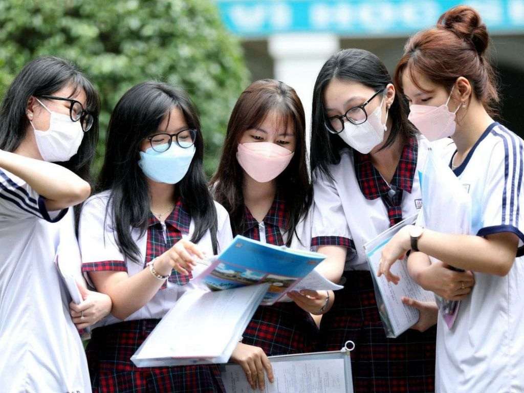 Đồng phục góp phần tạo nên sự nghiêm túc khi đi học
