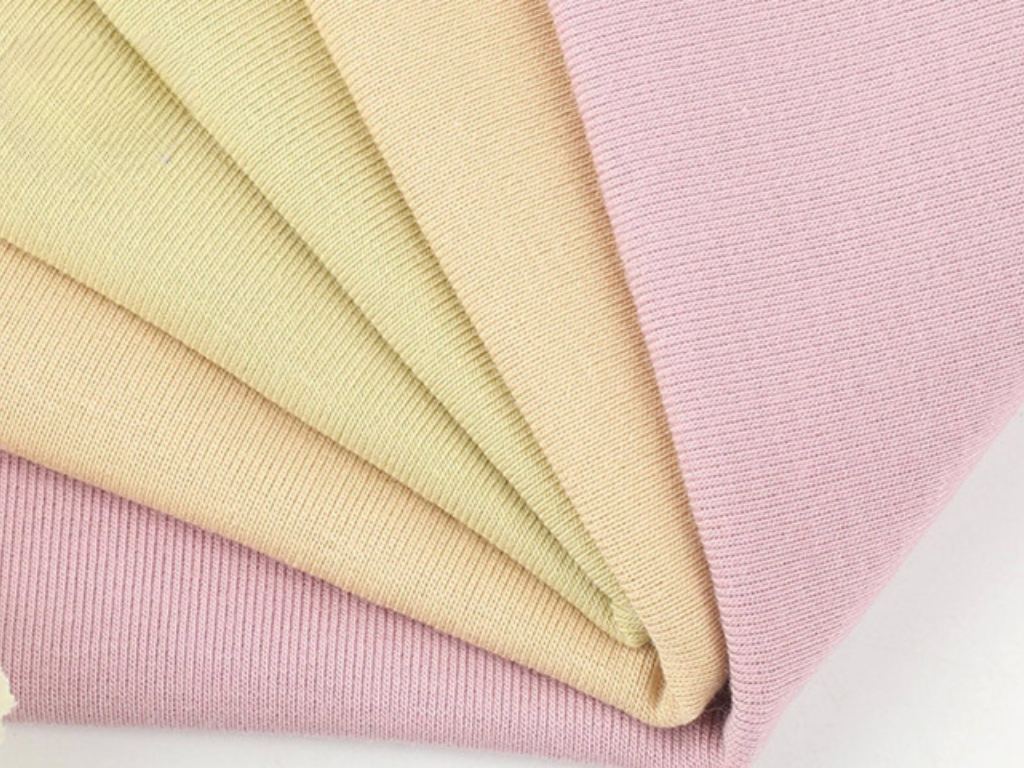 Vải cotton 2 chiều có khả năng co giãn theo hai hướng đối diện nhau trên một trục