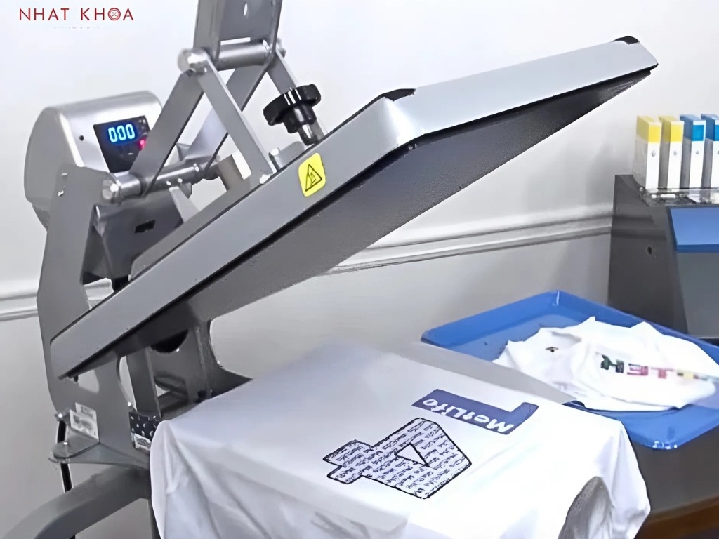 In chuyển nhiệt sử dụng nhiệt độ để ép hình ảnh lên vải